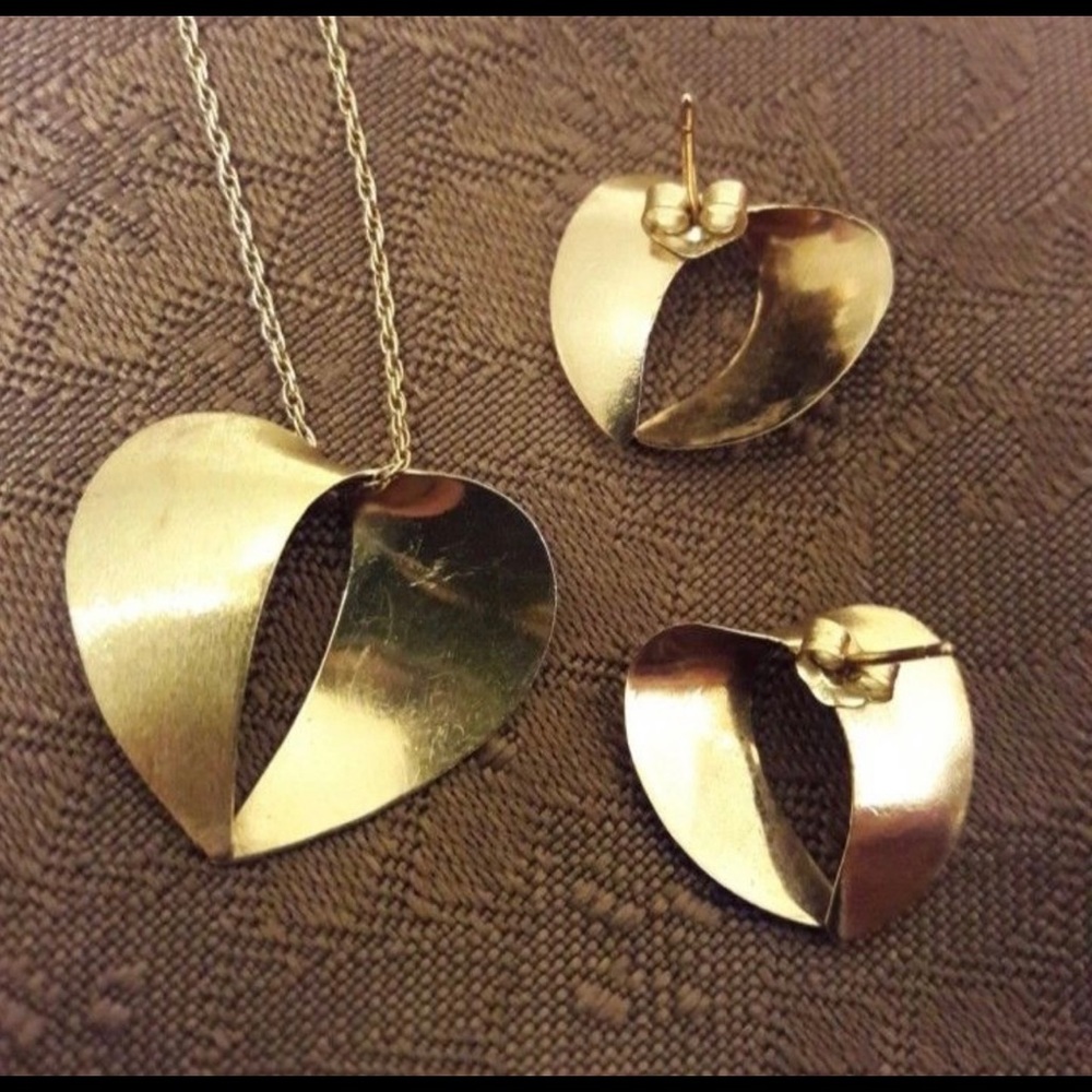 14K Gold Heart Pendant & Earrings Set - Picture 2 of 7